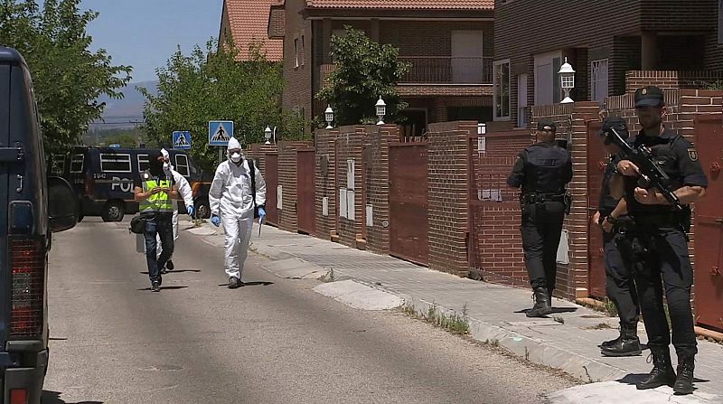 Diez detenidos en una operación policial en Madrid contra una célula de financiación de yihadistas