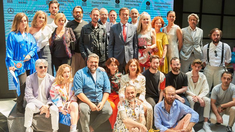 Charo Izquierdo da el relevo a Nuria de Miguel en la dirección de la pasarela de Madrid