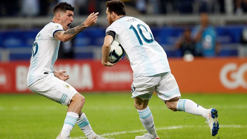 Messi mantiene con vida a Argentina tras empatar ante Paraguay