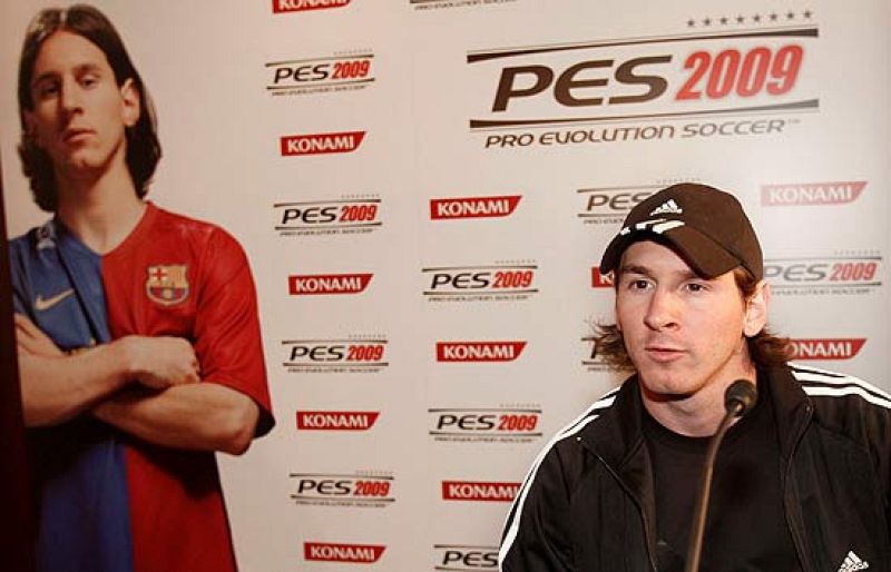 Messi sale en defensa de Schuster