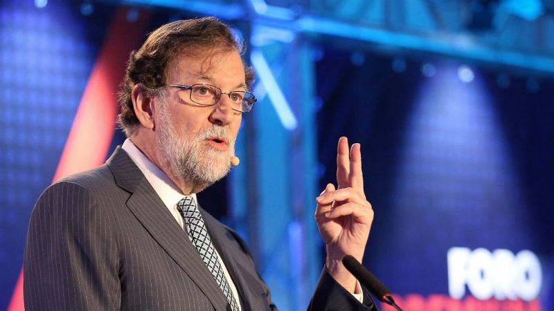 Rajoy apunta a un acuerdo PSOE-Cs para formar una "sólida mayoría" y un "gobierno lo más centrado posible"