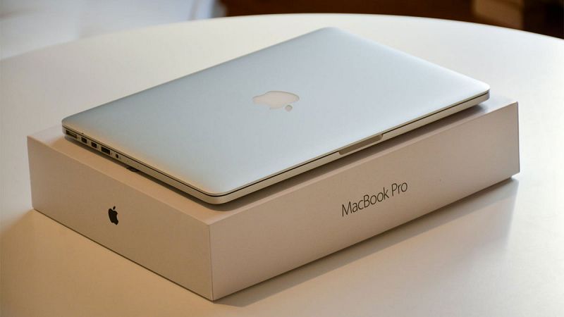 Apple "llama a revisión" a los MacBook Pro de 2015 por riesgos con la batería