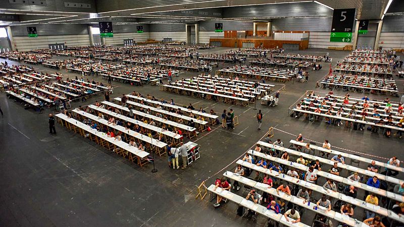 Profesores de toda España se examinan este sábado para lograr 30.562 plazas, en la mayor oposición en diez años