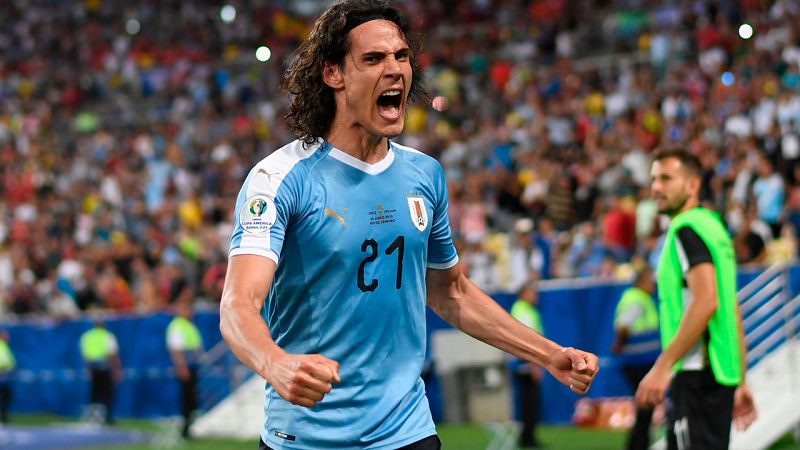 Cavani da el triunfo ante Chile y el primer puesto a Uruguay