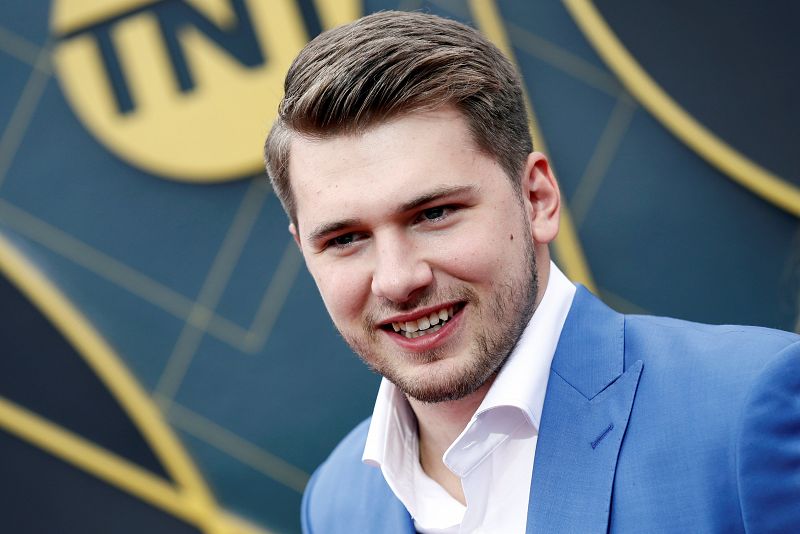 Doncic, elegido mejor novato del año; y Antetokounmpo, 'MVP'