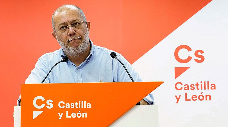 Igea no abandonará Cs pero le pide "estar a la altura" y abstenerse para investir a Sánchez