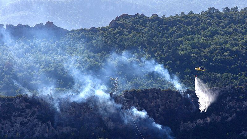 Un incendio en Tarragona arrasa 3.600 héctareas y continúa fuera de control