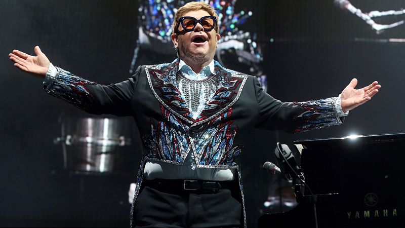 Elton John se despide de Madrid repasando medio siglo de éxitos en una noche memorable