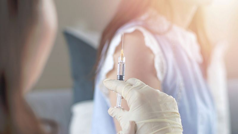 Confirman que la vacuna contra el virus del papiloma humano reduce de forma significativa el riesgo de contraerlo