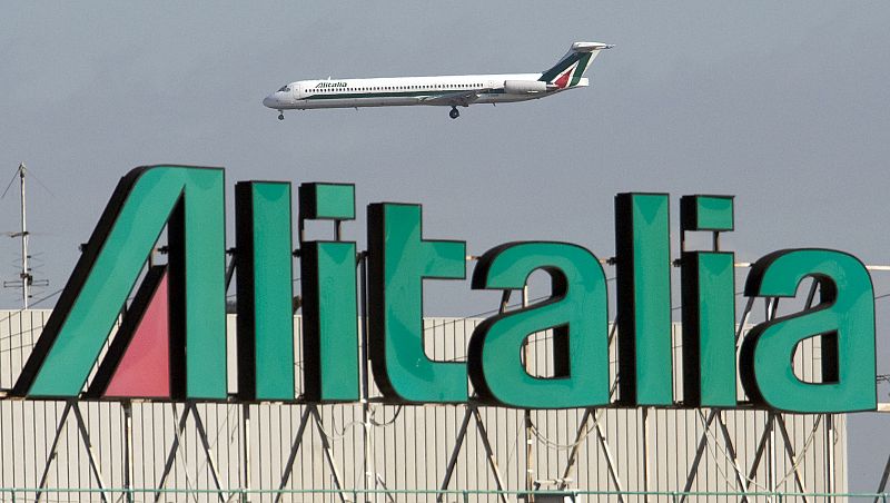 El gobierno italiano da luz verde a la venta a Alitalia por al menos 1.052 millones de euros