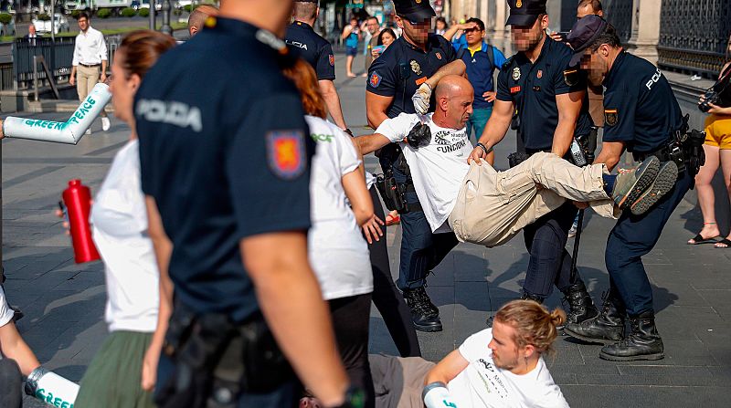 Protestas el primer día sin multas en Madrid Central: "Podemos pensar diferente, pero respiramos el mismo aire"