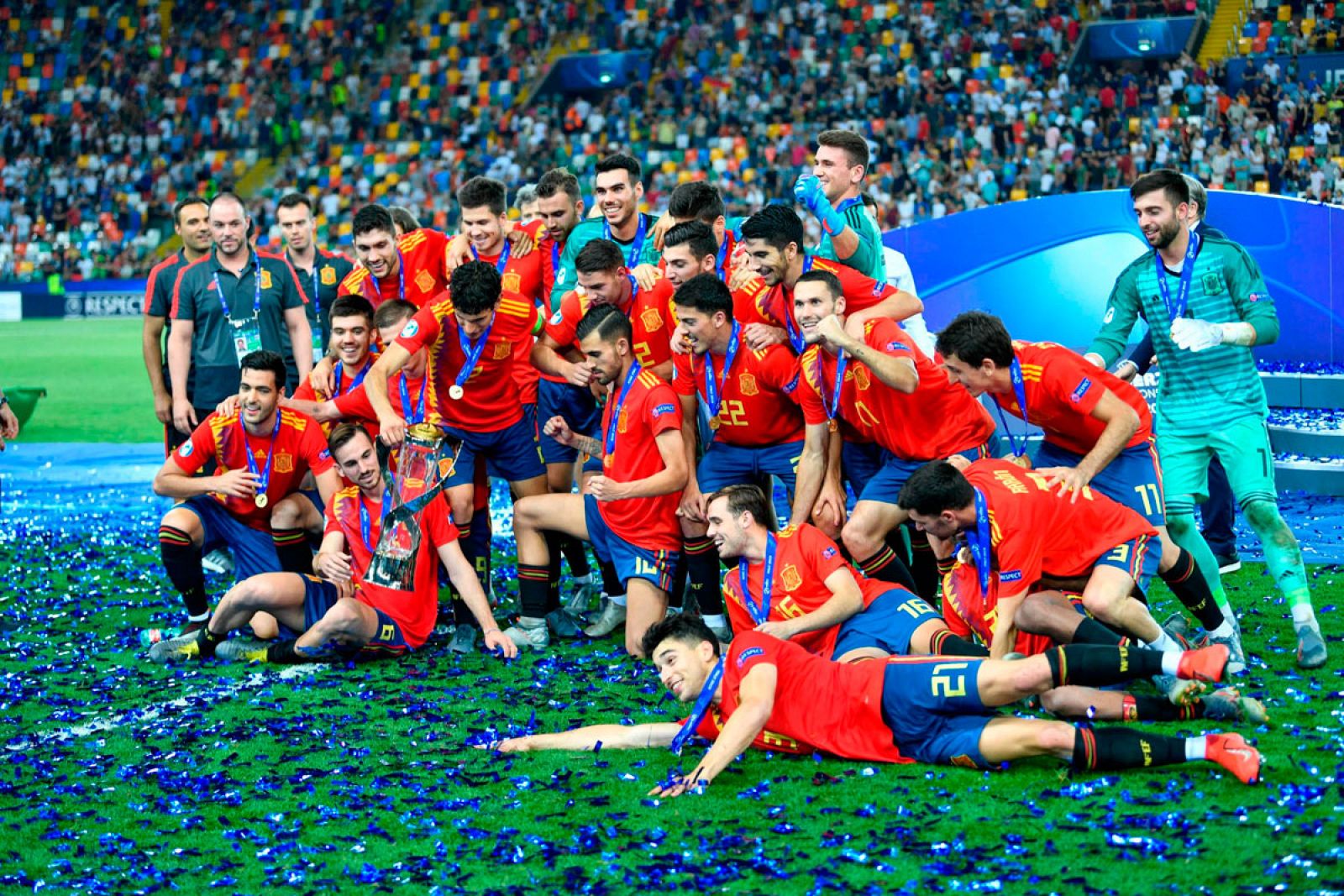 Europeo sub'21: La selección española sub'21 ha logrado su quinto Europeo de la categoría ante Alemania y lo ha celebrado por todo lo alto -RTVE.es | Ver