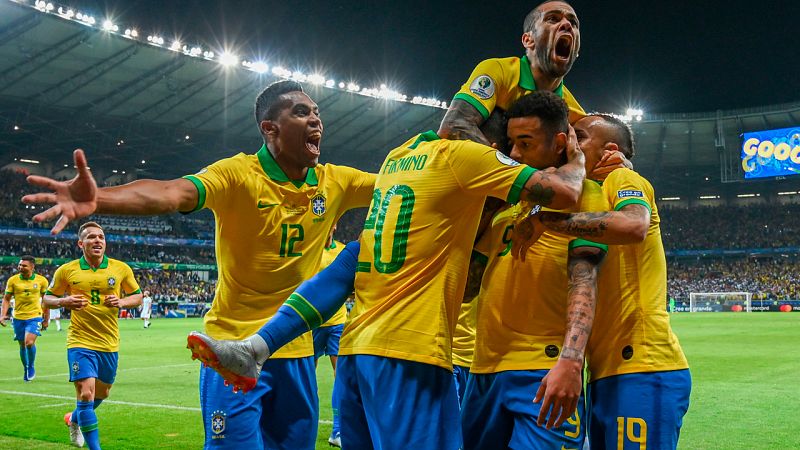 Brasil se lleva el 'Superclásico' y mantiene la pesadilla de Argentina en la Copa América