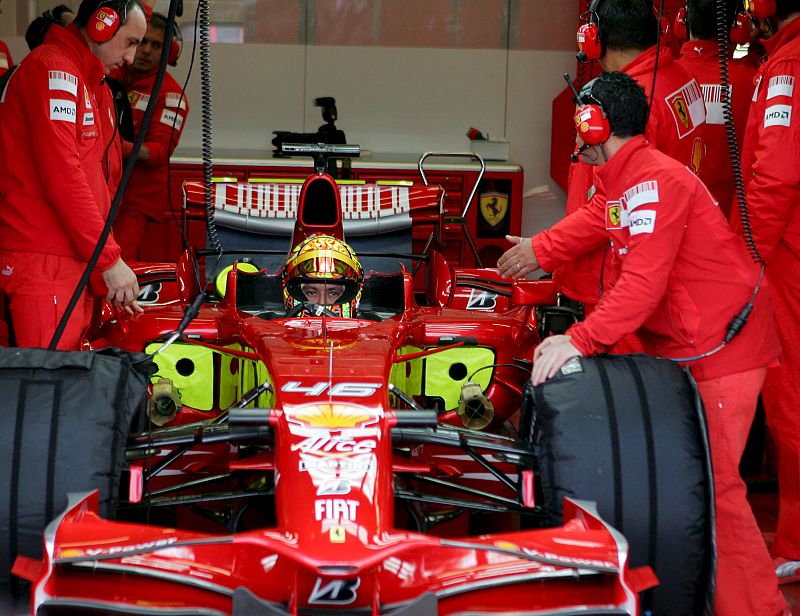 Rossi se regala un paseo en Ferrari