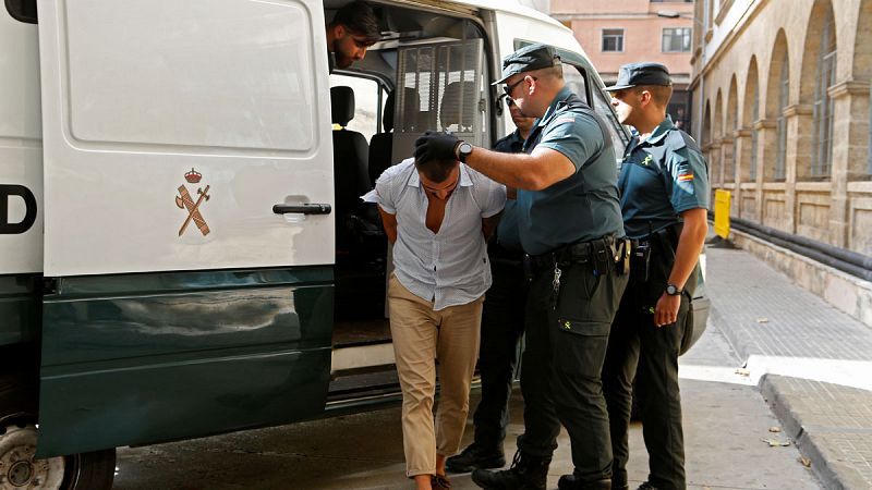 Pasan a disposición judicial los tres turistas detenidos por la violación de una joven en Mallorca