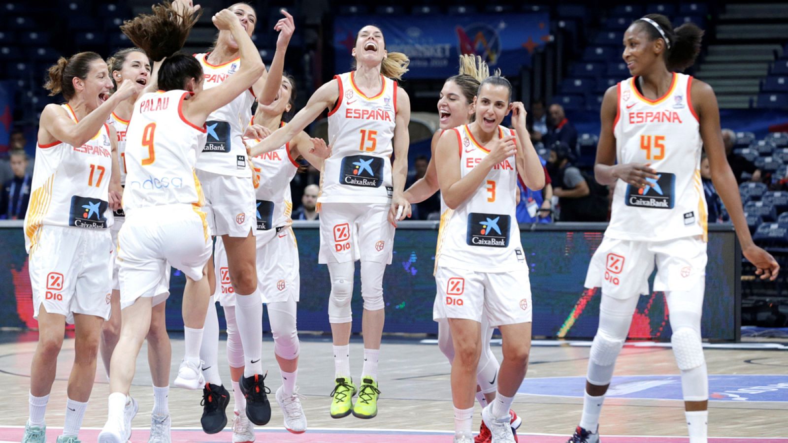 España busca otra final ante una anfitriona con ganas de revancha