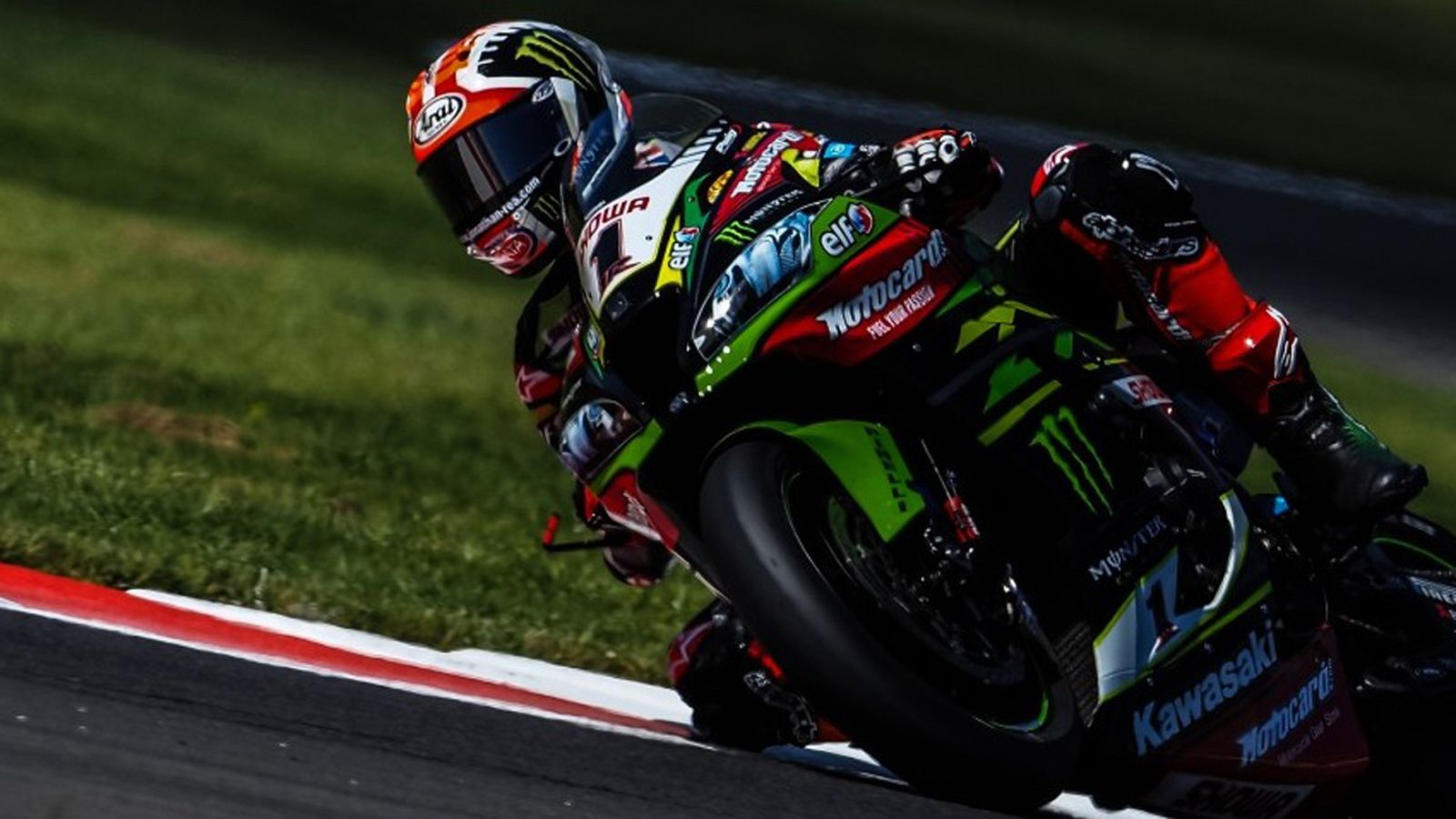 Bautista se cae en Donington y cede el liderato a Rea