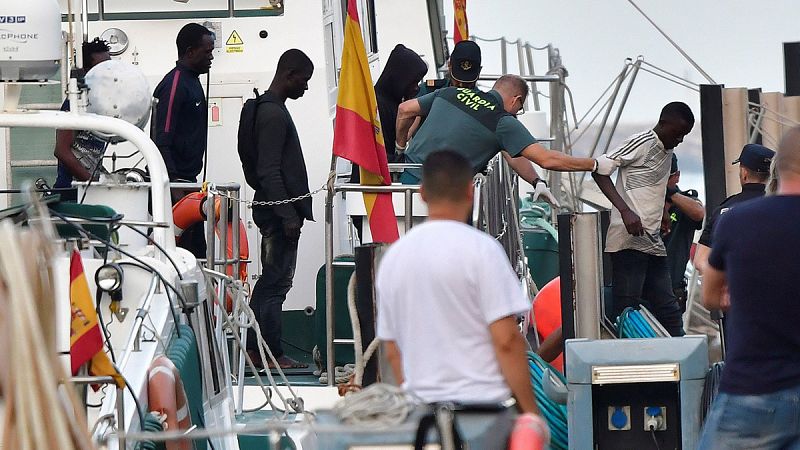 Salvamento Marítimo rescata a casi 200 inmigrantes frente a las costas andaluzas este fin de semana