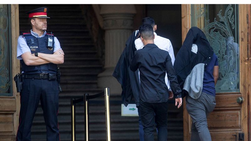 La menor que sufrió una violación múltiple en Manresa declara que se sintió intimidada al ver una pistola