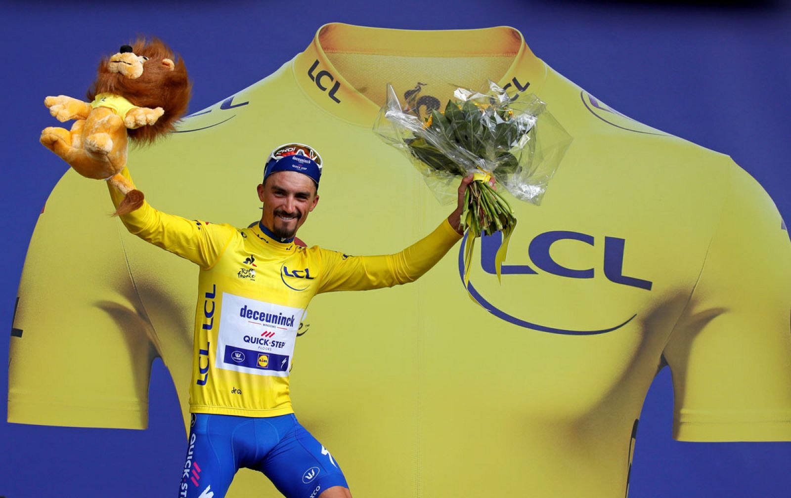 El 'mosquetero' Alaphilippe  ataca para vestirse de amarillo -RTVE.es | Ver