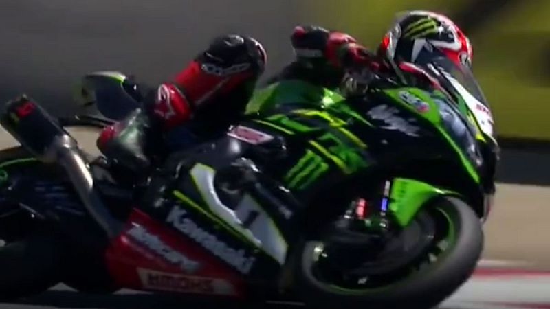 Rea, primero, aumenta  su ventaja sobre Bautista, que se fue al suelo en la carrera 1