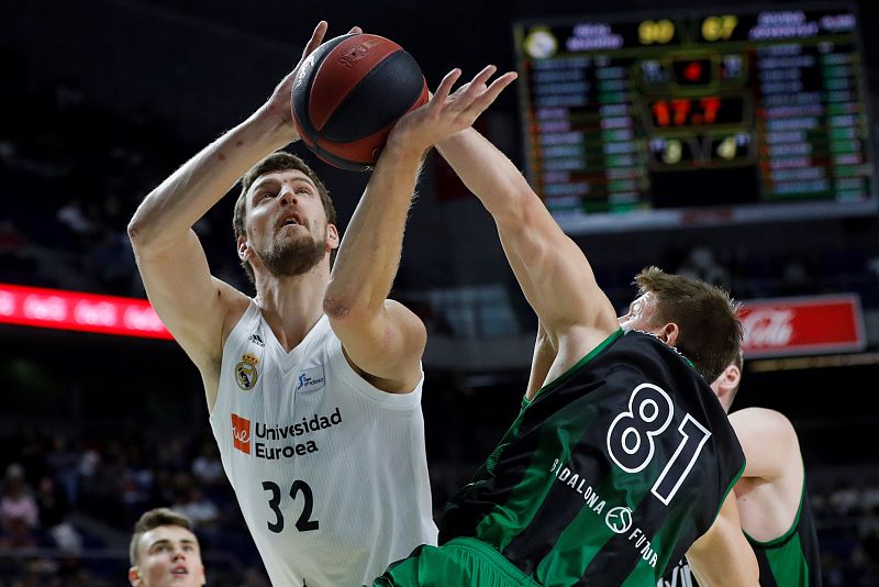 El pivot exmadridista Ognjen Kuzmic sufre un grave accidente de tráfico