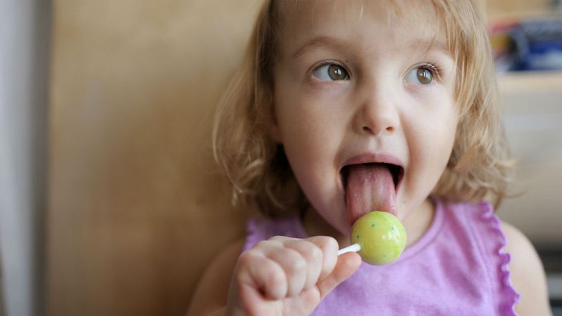 La OMS advierte sobre el exceso de azúcar en los alimentos industriales para bebés en Europa