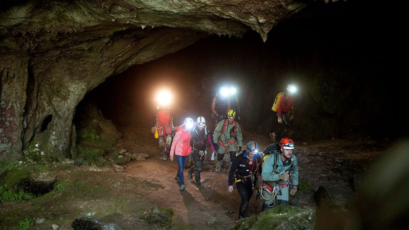 Rescatadas tres espeleólogas tras perderse en una cueva de Cantabria