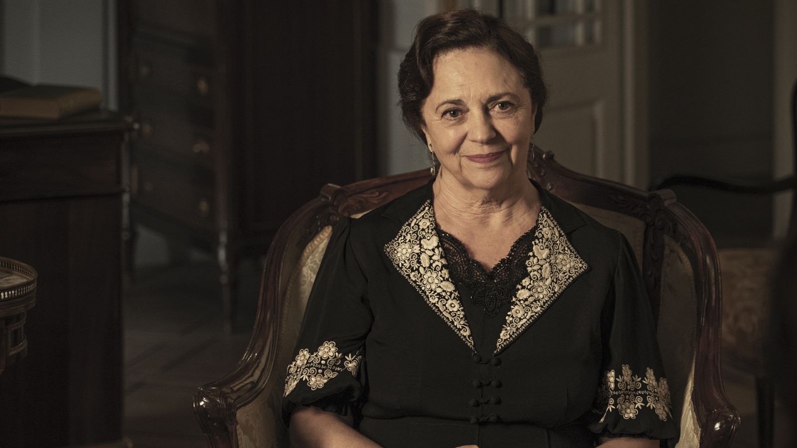 La otra mirada - Gloria Muñoz habla sobre el personaje de Doña Manuela - rtve.es - La otra mirada | Ver