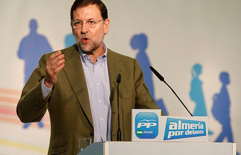 Rajoy: "El Gobierno pretende vender el petróleo español para ayudar a una empresa amiga"