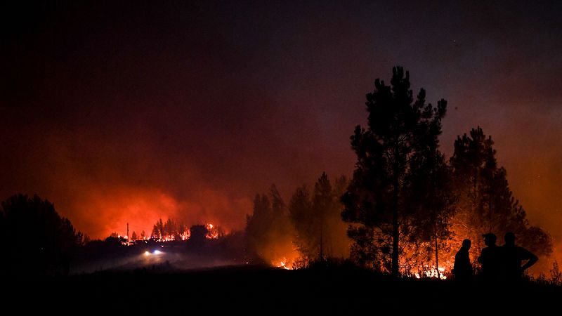 El calor y el viento disparan la alerta en las zonas castigadas por el fuego en Portugal