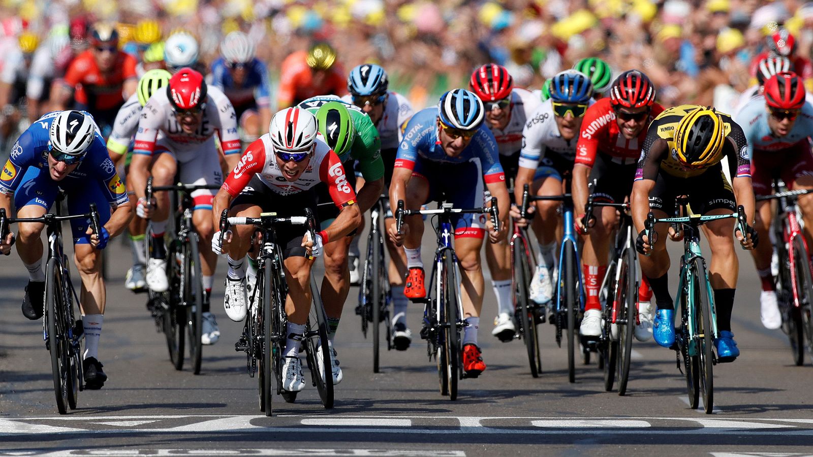 Ewan se impone en una calurosa etapa de transición