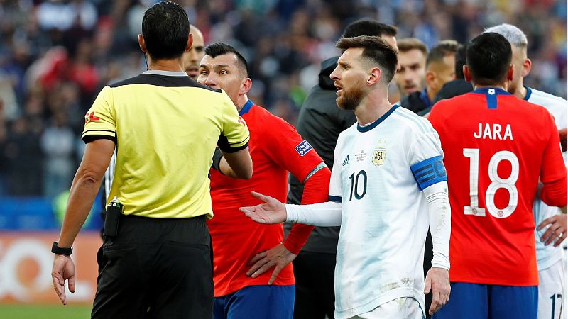 Leo Messi, sancionado con un partido por su expulsión ante Chile