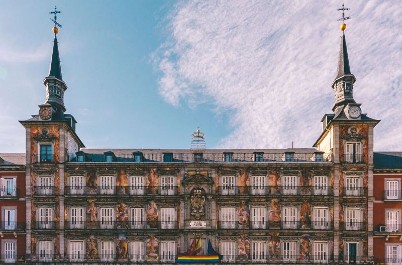 Los secretos de la Plaza Mayor de Madrid contados por Peridis