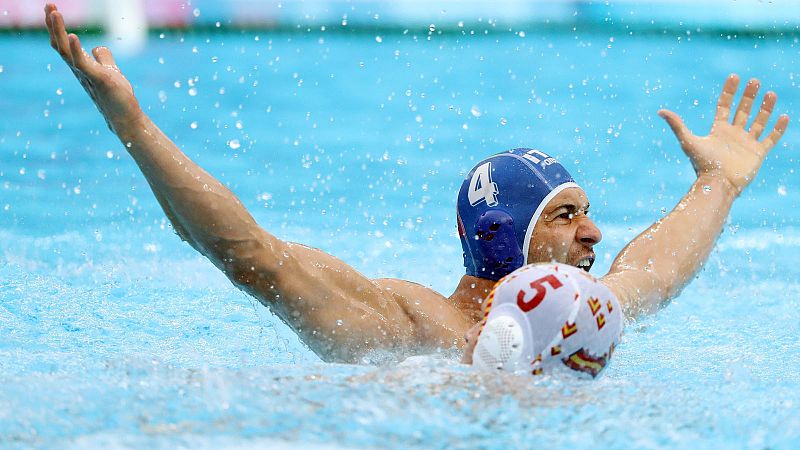 Italia le da un baño a España en la final