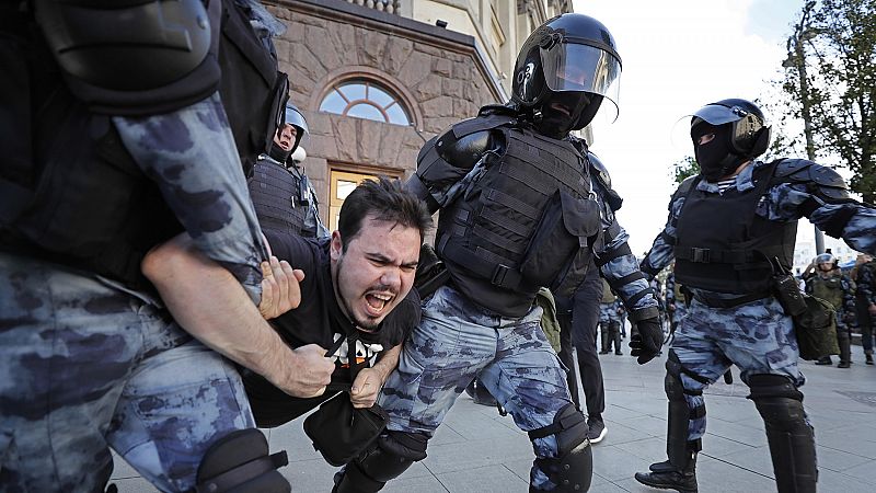 Más de mil detenidos en una manifestación no autorizada en Moscú para reclamar elecciones libres