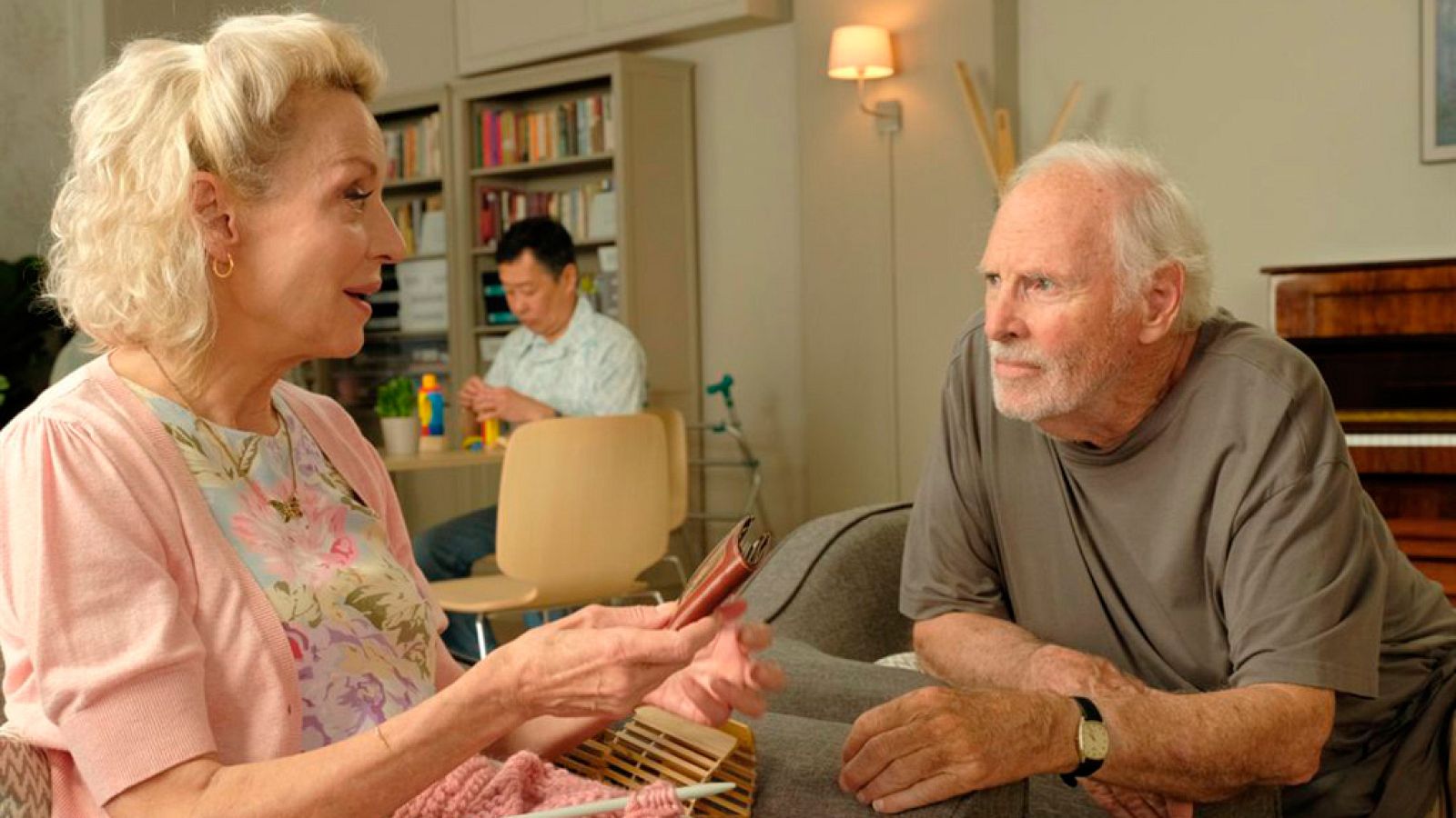 RTVE.es os ofrece, en primicia, un clip de 'Remember me', con Bruce Dern, Brian Cox y Verónica Forqué | Ver