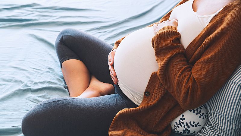 España, el país europeo donde más mujeres tienen su primer hijo con 40 o más años