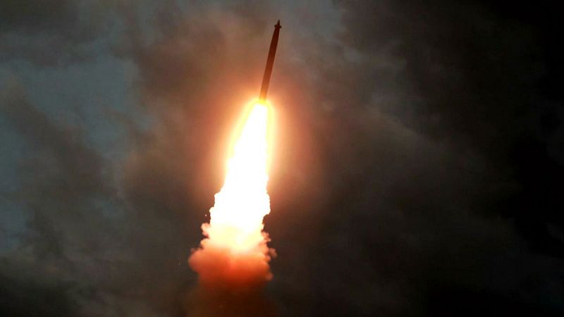 Corea del Norte lanza dos nuevos proyectiles, su tercer ensayo armamentístico en los últimos ocho días