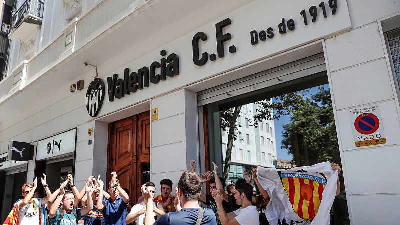 Mateu Alemany continuará como director general del Valencia