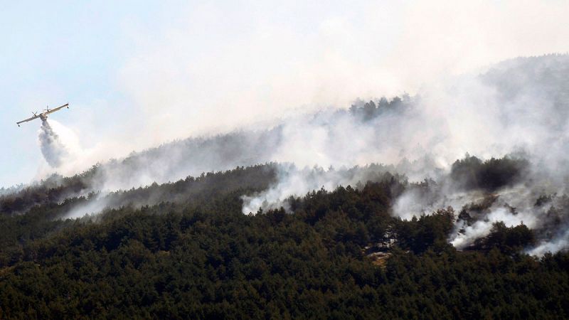 El incendio de La Granja está estabilizado al 80% y, el de Miraflores, por completo