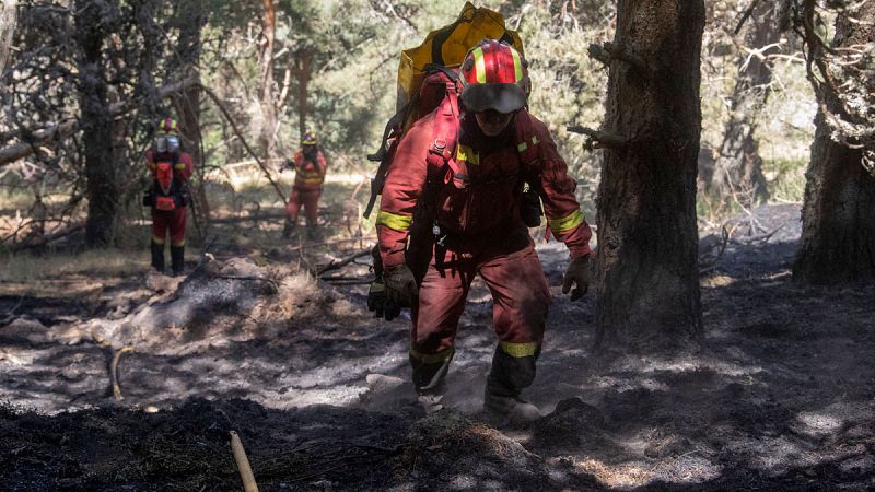 Los fuegos de La Granja y Miraflores, estabilizados tras quemar 900 hectreas