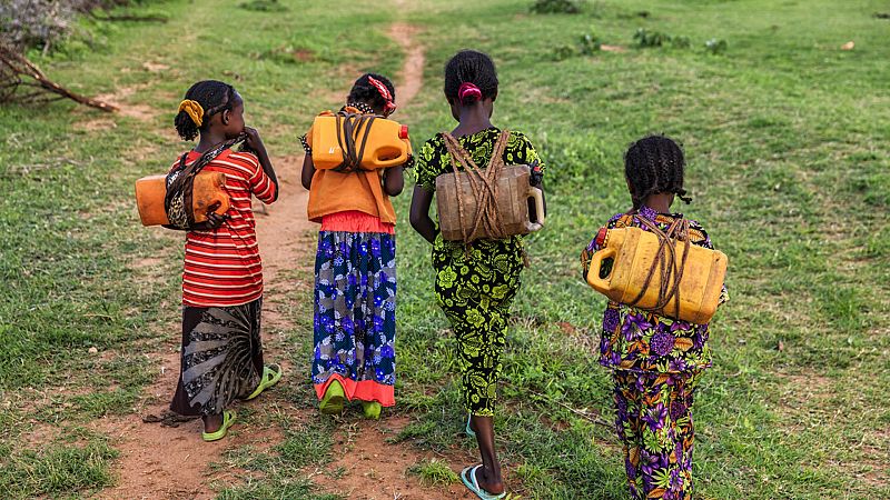 Decenas de niños procedentes de África se curan en nuestro país gracias al programa "Viaje hacia la vida"