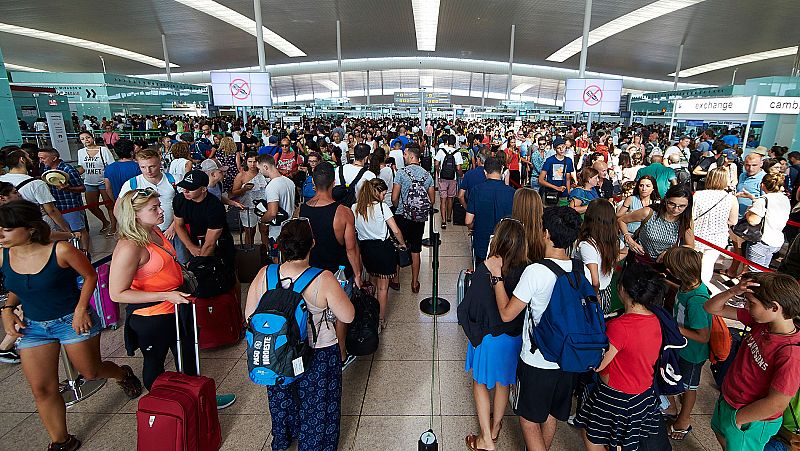 Los vigilantes de seguridad del Aeropuerto de El Prat irán a la huelga indefinida a partir de este viernes