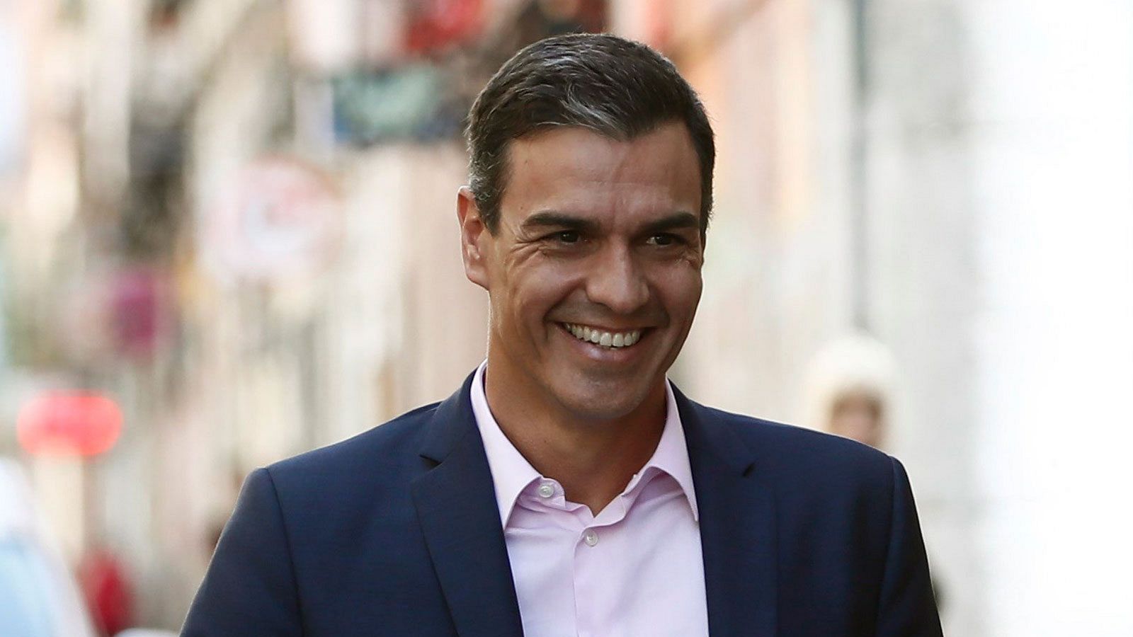 Sánchez anuncia que el PSOE buscará un acuerdo para su investidura en base a una "propuesta abierta" a finales de agosto
