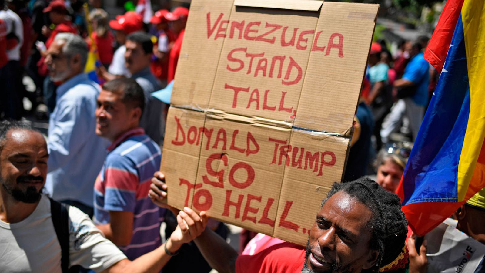 El chavismo sale a la calle para protestar contra el bloqueo de Estados Unidos - Informativo 24h | Ver