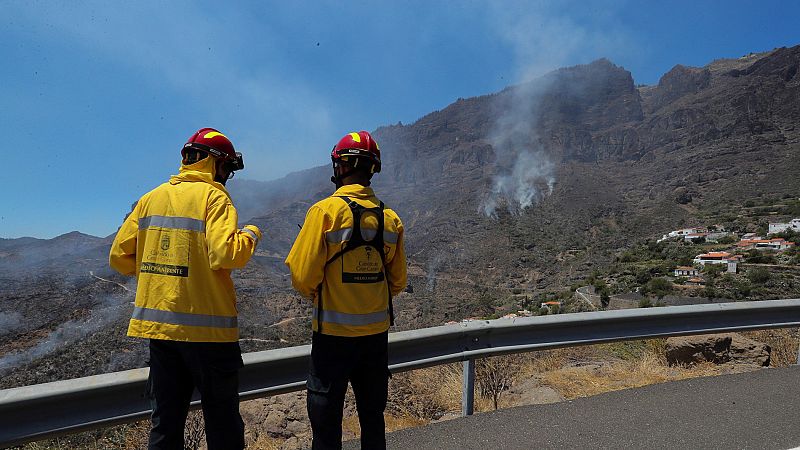 Logran contener el incendio de la cumbre de Gran Canaria, que ya ha quemado más de mil hectáreas