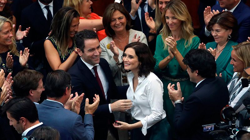 Ayuso es investida con los votos de Cs y Vox para convertir Madrid en el "contrapeso" del Gobierno socialista