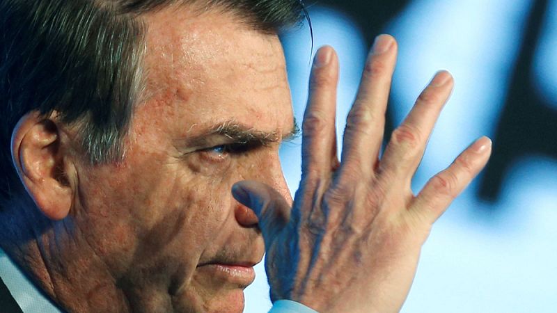 Bolsonaro denuncia la "mentalidad colonialista" de Macron por sus comentarios sobre los incendios en la Amazonia