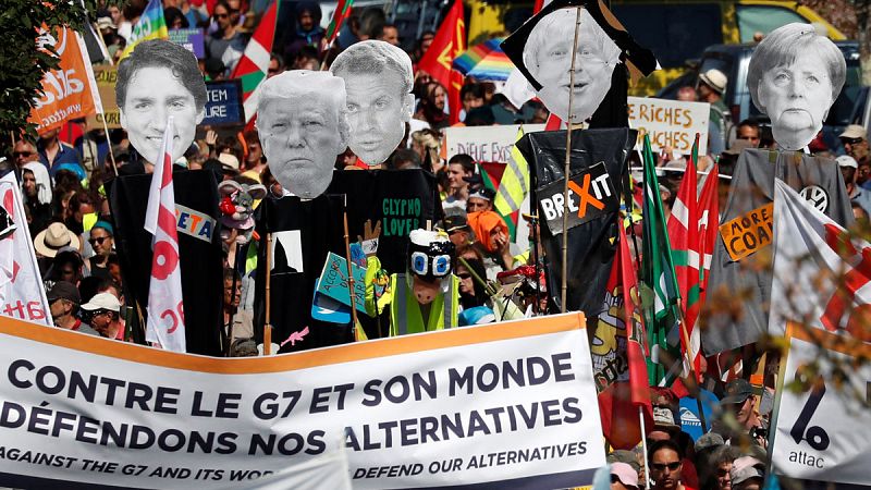 Una multitudinaria y pacífica marcha contra el G7 alerta de los "daños sociales y ecológicos" del capitalismo